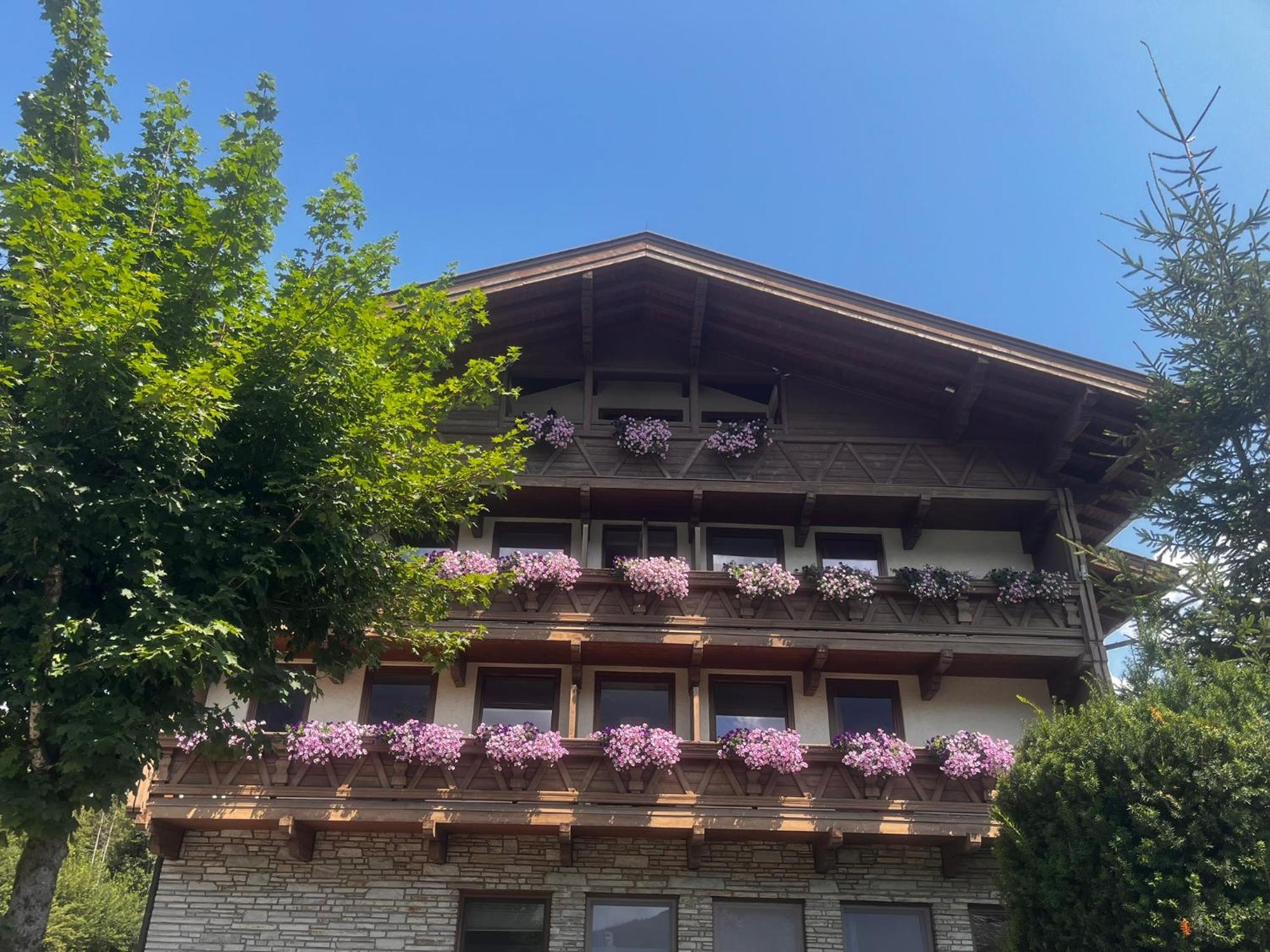 Clc Alpine Centre Hotell Saalfelden Eksteriør bilde
